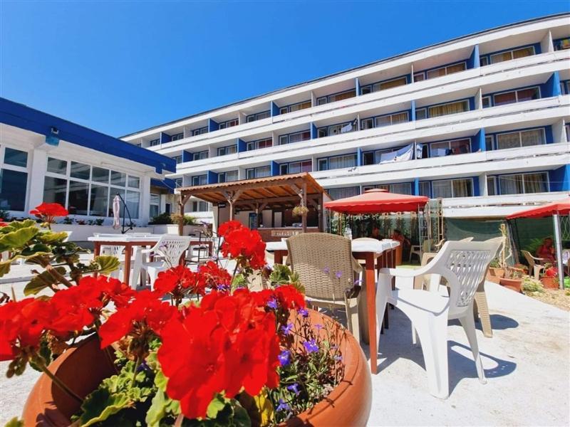 Almaris 2*